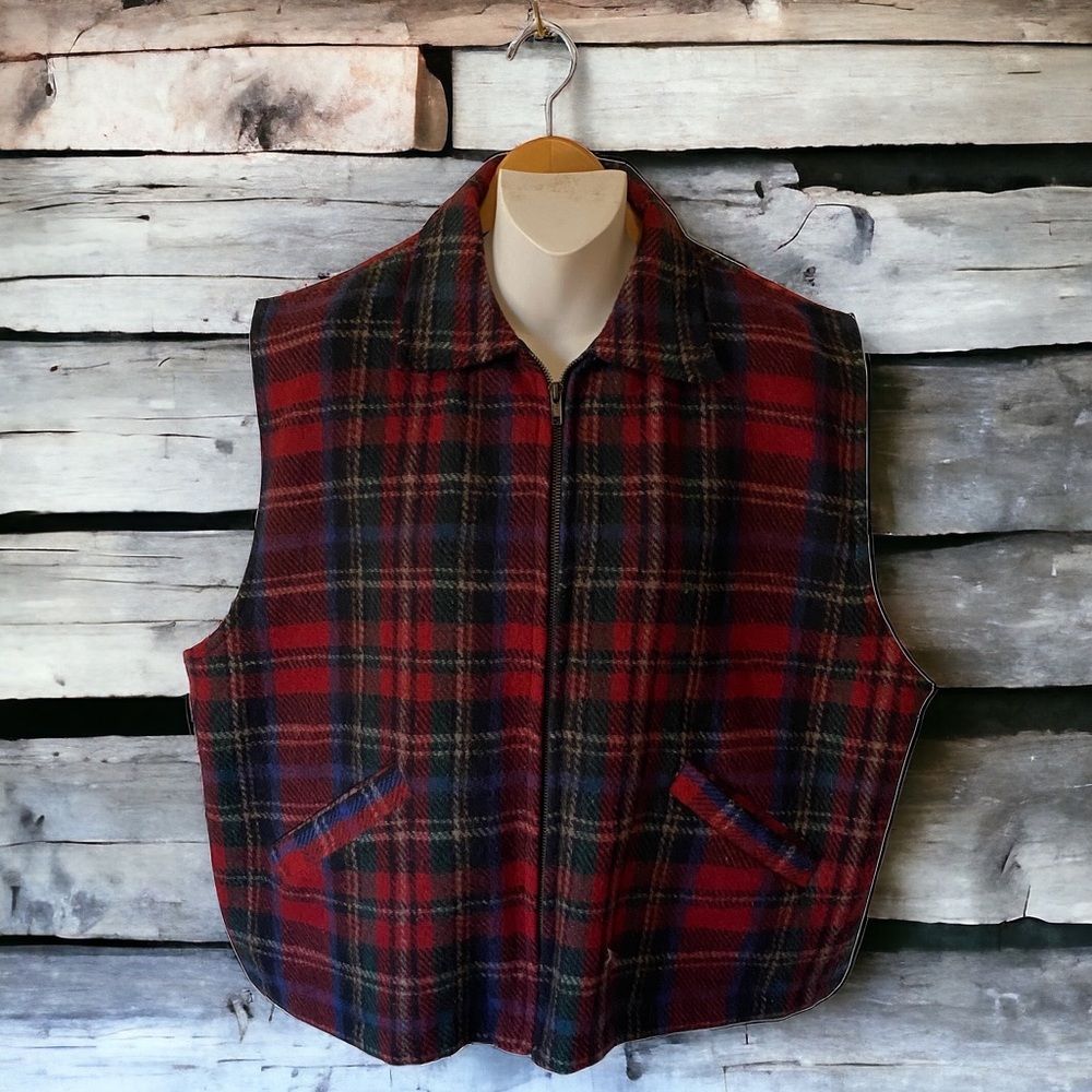 ❄️ 50% off winter Upper West Side red plaid wool zipper vest Y2K L